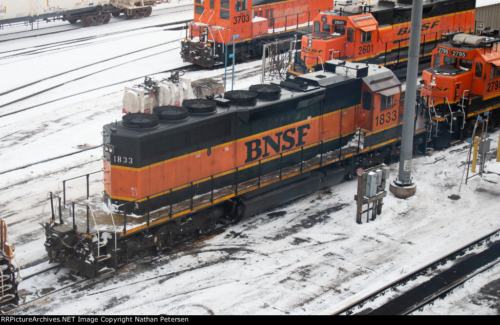 BNSF 1833